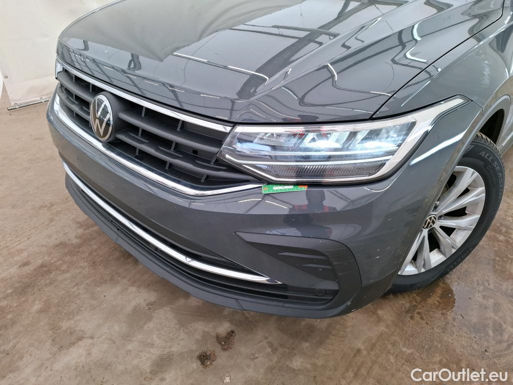  Volkswagen  Tiguan VOLKSWAGEN  / 2020 / 5P / SUV 2.0 TDI 150 DSG7 Life Business (Ex 205T) #21