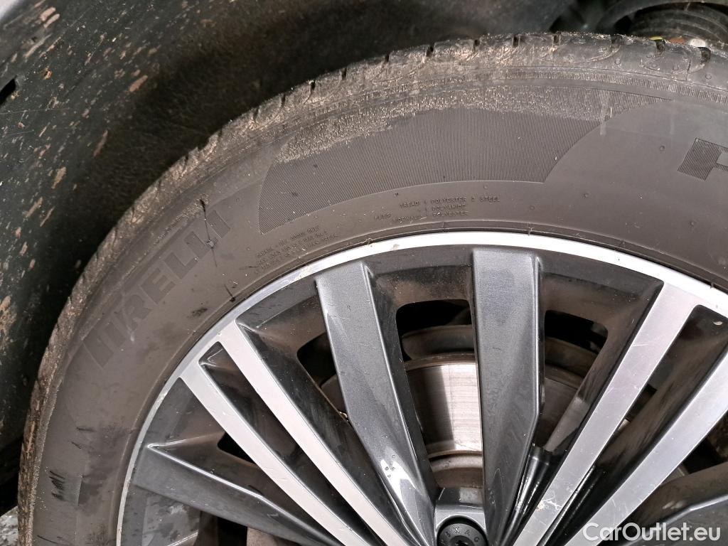  Volkswagen  Tiguan VOLKSWAGEN  Allspace / 2017 / 5P / SUV 1.5 TSI 150 EVO DSG7 Carat Exclusive #29