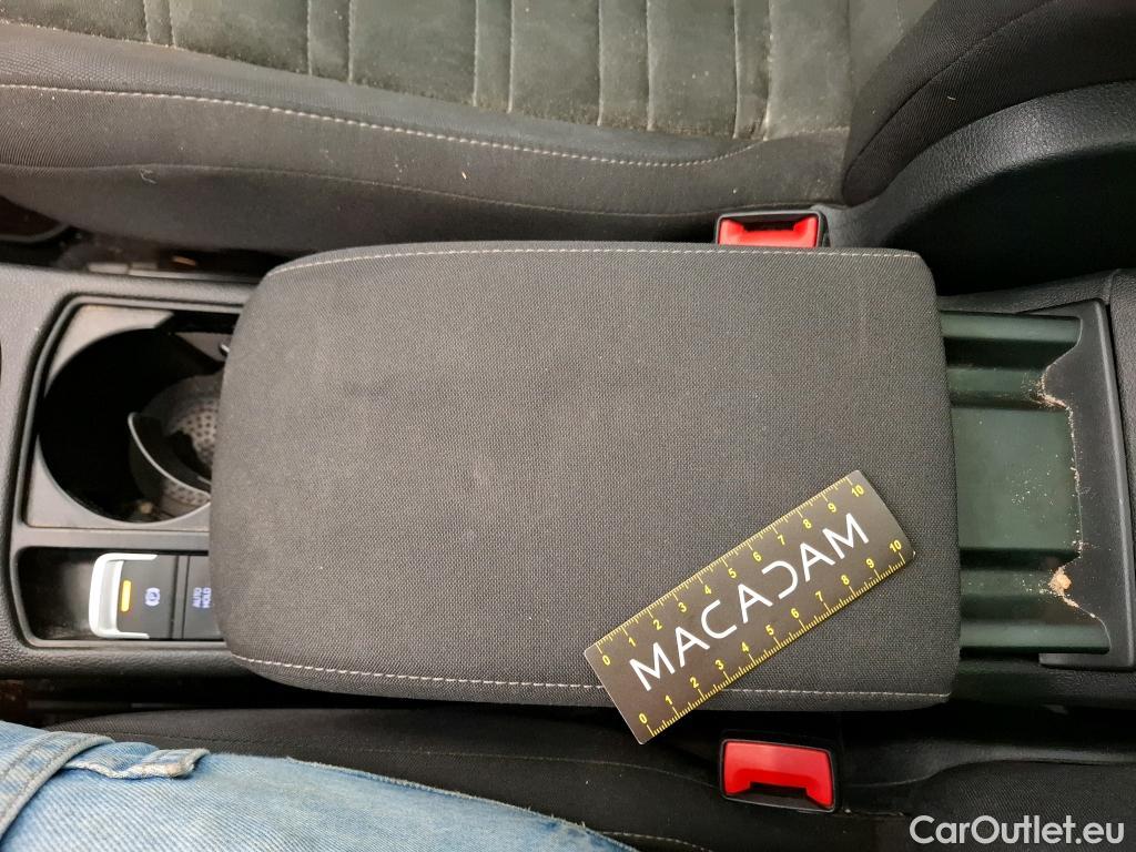  Volkswagen  Touran VOLKSWAGEN  / 2015 / 5P / monospace 1.5 TSI EVO DSG7 Carat 7 places #35