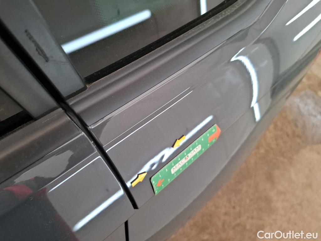  Volkswagen  Tiguan VOLKSWAGEN  / 2020 / 5P / SUV 2.0 TDI 150 DSG7 Life Business (Ex 205T) #9