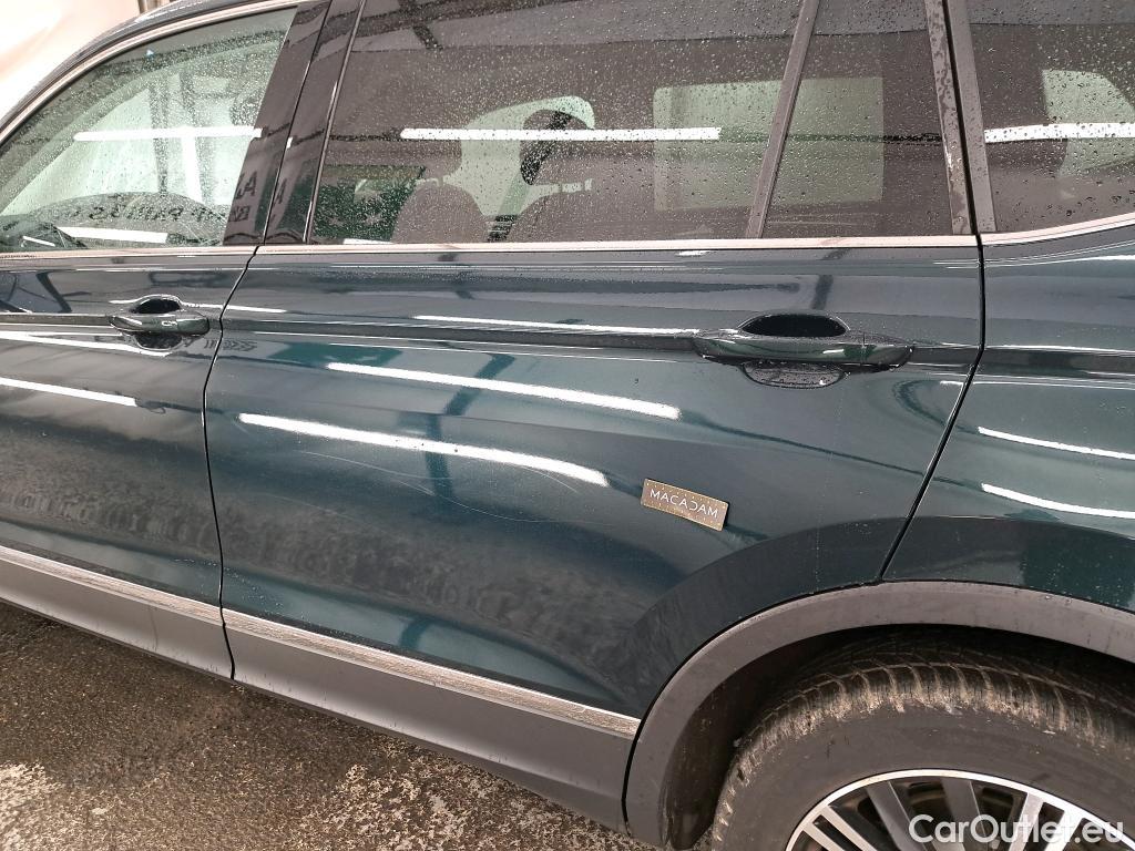  Volkswagen  Tiguan VOLKSWAGEN  Allspace / 2017 / 5P / SUV 1.5 TSI 150 EVO DSG7 Carat Exclusive #3