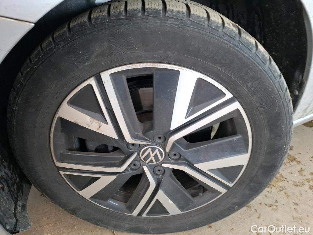  Volkswagen  Touran VOLKSWAGEN  / 2015 / 5P / monospace 1.5 TSI EVO DSG7 Carat 7 places #24