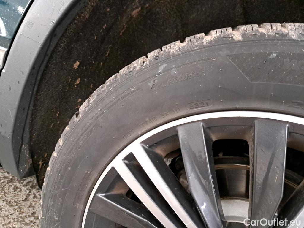  Volkswagen  Tiguan VOLKSWAGEN  Allspace / 2017 / 5P / SUV 1.5 TSI 150 EVO DSG7 Carat Exclusive #22