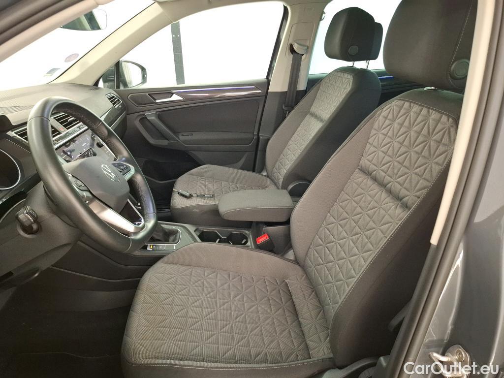  Volkswagen  Tiguan VOLKSWAGEN  / 2020 / 5P / SUV 1.5 TSI 150 DSG7 LIFE BUSI #16