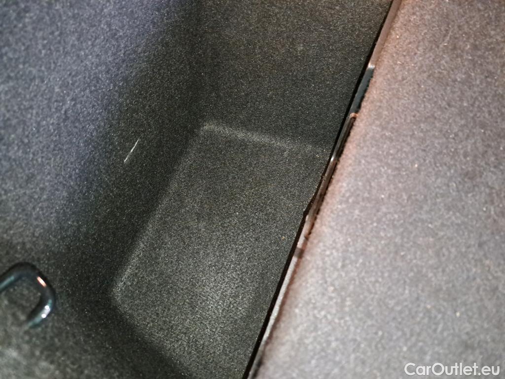  Volkswagen  Tiguan VOLKSWAGEN  Allspace / 2017 / 5P / SUV 1.5 TSI 150 EVO DSG7 Carat Exclusive #19