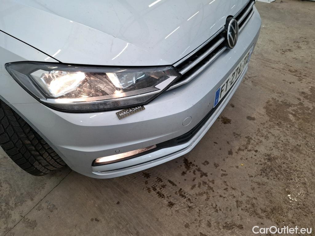  Volkswagen  Touran VOLKSWAGEN  / 2015 / 5P / monospace 1.5 TSI EVO DSG7 Carat 7 places #1