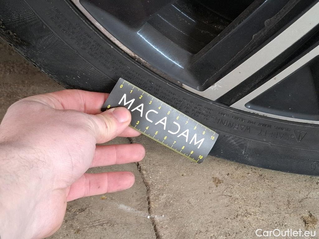  Volkswagen  Touran VOLKSWAGEN  / 2015 / 5P / monospace 1.5 TSI EVO DSG7 Carat 7 places #26