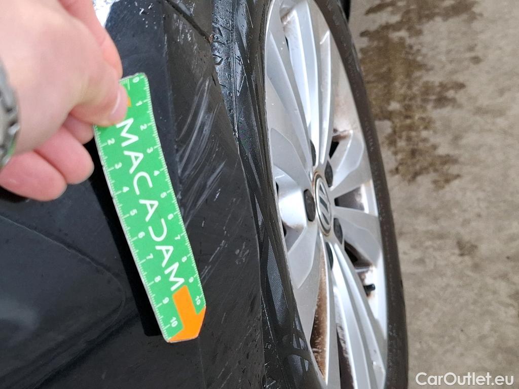  Volkswagen  Golf  VII Berline Comfortline BMT/Start-Stopp 1.0 TSI 110CV BVA7 E6 #23