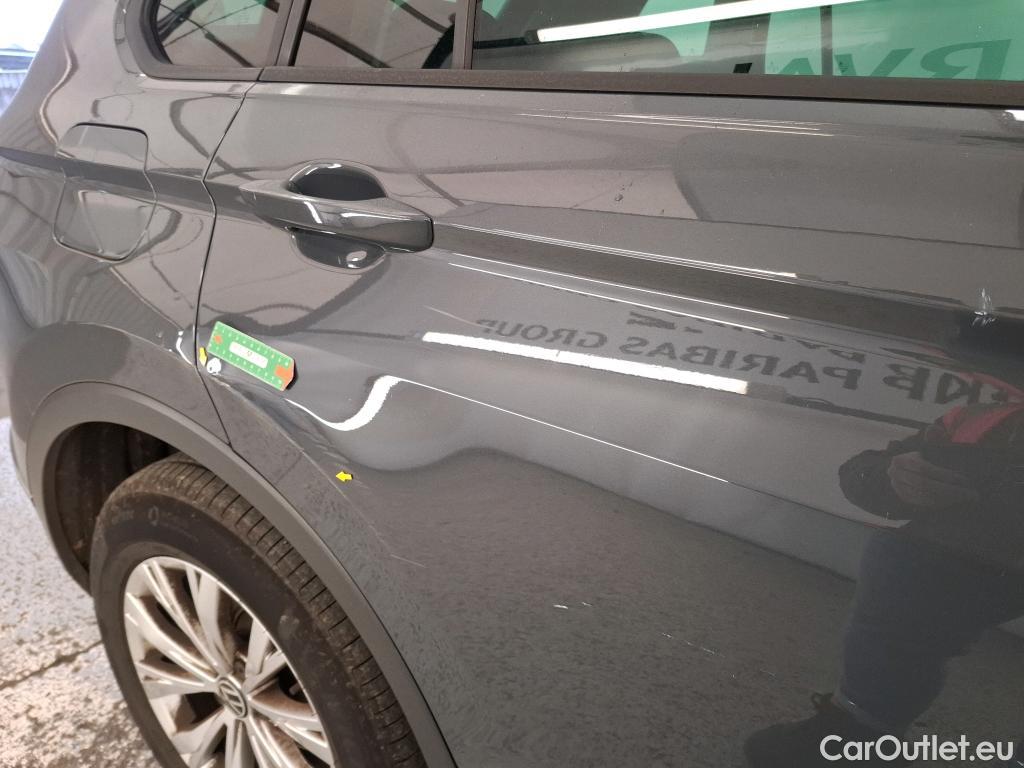  Volkswagen  Tiguan VOLKSWAGEN  / 2020 / 5P / SUV 1.5 TSI 150 DSG7 LIFE BUSI #4