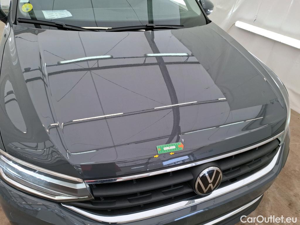  Volkswagen  Tiguan VOLKSWAGEN  / 2020 / 5P / SUV 2.0 TDI 150 DSG7 Life Business (Ex 205T) #3