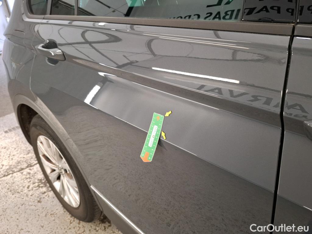  Volkswagen  Tiguan VOLKSWAGEN  / 2020 / 5P / SUV 1.5 TSI 150 DSG7 LIFE PLUS #1