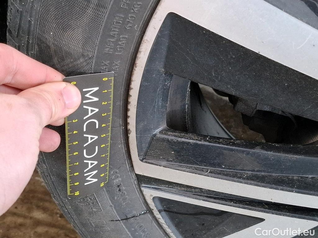  Volkswagen  Touran VOLKSWAGEN  / 2015 / 5P / monospace 1.5 TSI EVO DSG7 Carat 7 places #30