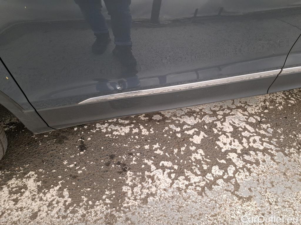  Volkswagen  Tiguan VOLKSWAGEN  / 2020 / 5P / SUV 1.5 TSI 150 DSG7 LIFE BUSI #14