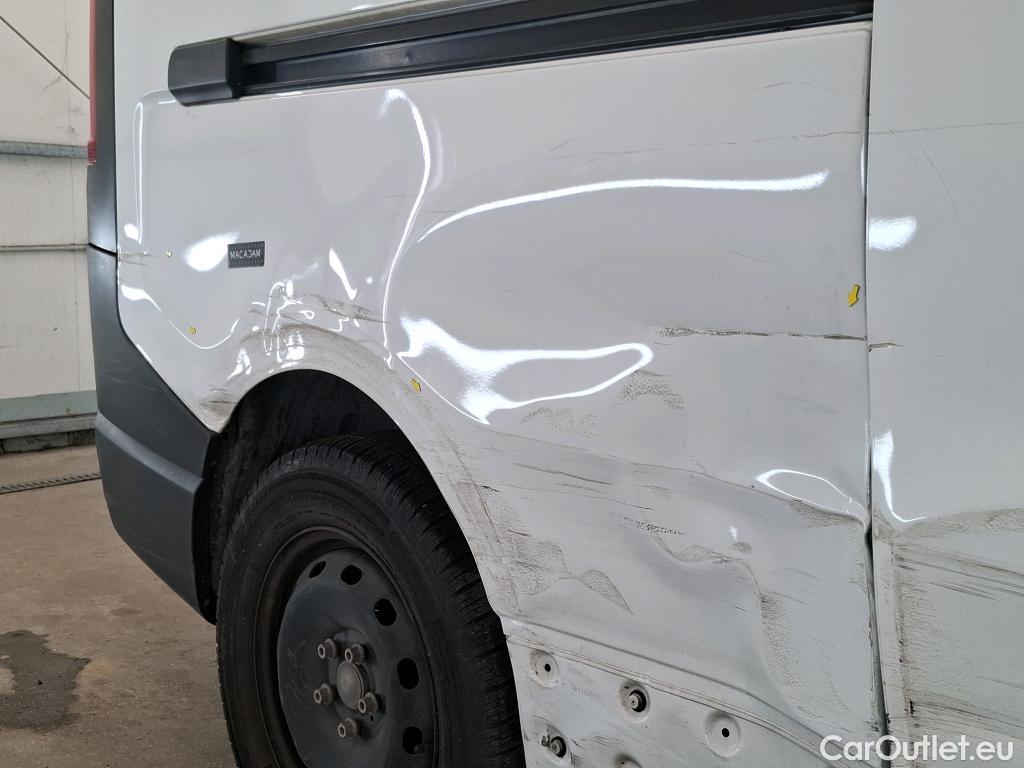  Renault  Trafic  III Fourgon L2H1 3T Confort 2.0 dCi 130CV BVM6 E6d #17