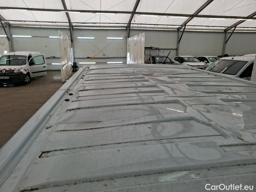  Renault  Trafic  III Fourgon L2H1 3T Confort 2.0 dCi 130CV BVM6 E6d #37