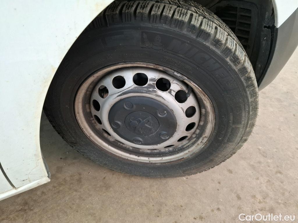  Peugeot  Expert  Fourgon Premium L2 1.5 HDi 120CV BVM6 E6d #31