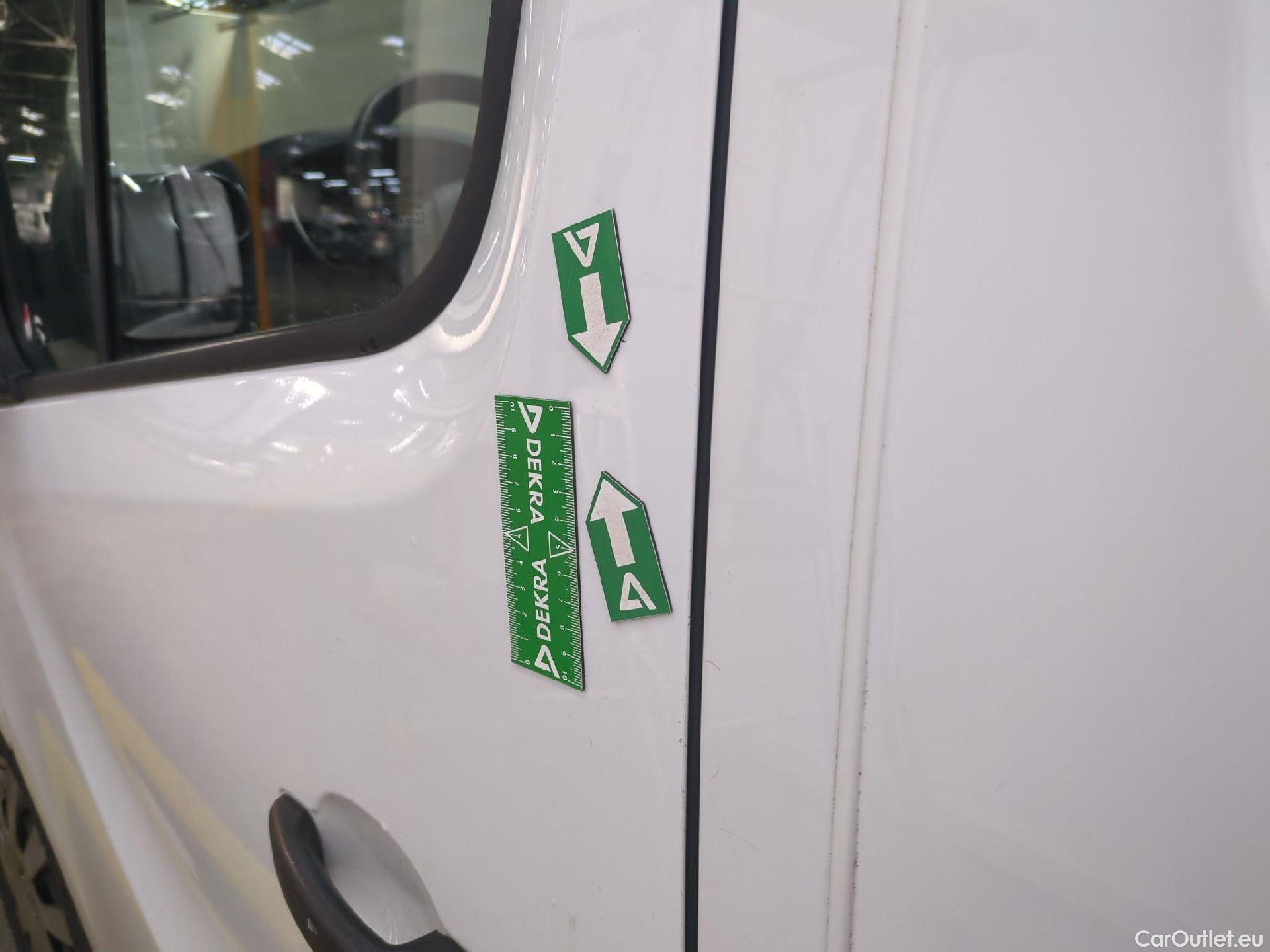  Renault  Trafic RENAULT  / 2019 / 4P / Fourgon tole FG GCF L2H2 1200 Energy dCi 145 E6 #16