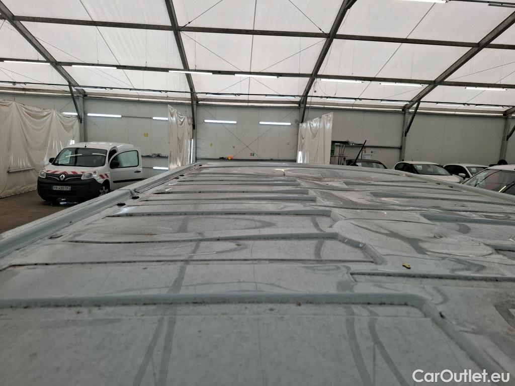  Renault  Trafic  III Fourgon L2H1 3T Confort 2.0 dCi 130CV BVM6 E6d #36