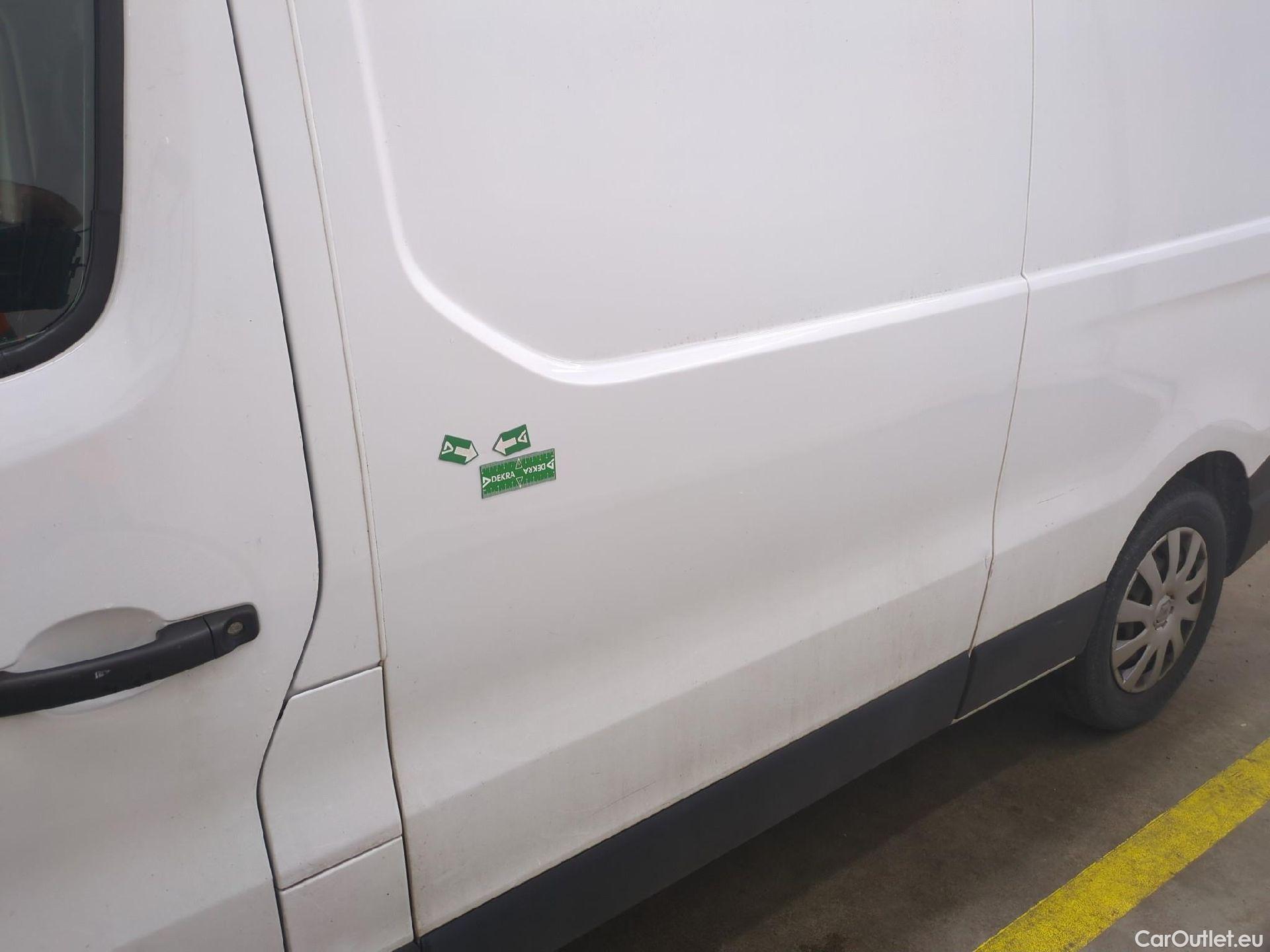  Renault  Trafic RENAULT  / 2019 / 4P / Fourgon tole FG GCF L2H2 1200 Energy dCi 145 E6 #22