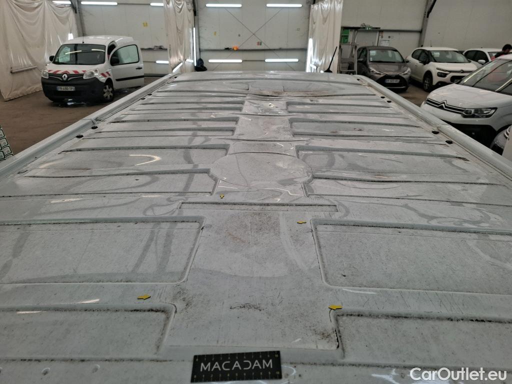  Renault  Trafic  III Fourgon L2H1 3T Confort 2.0 dCi 130CV BVM6 E6d #30