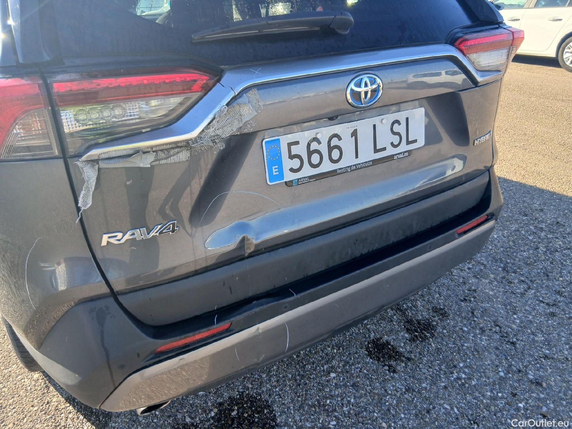  Toyota  RAV4 TOYOTA  / 2018 / 5P / todoterreno 2.5l 220H Advance #15