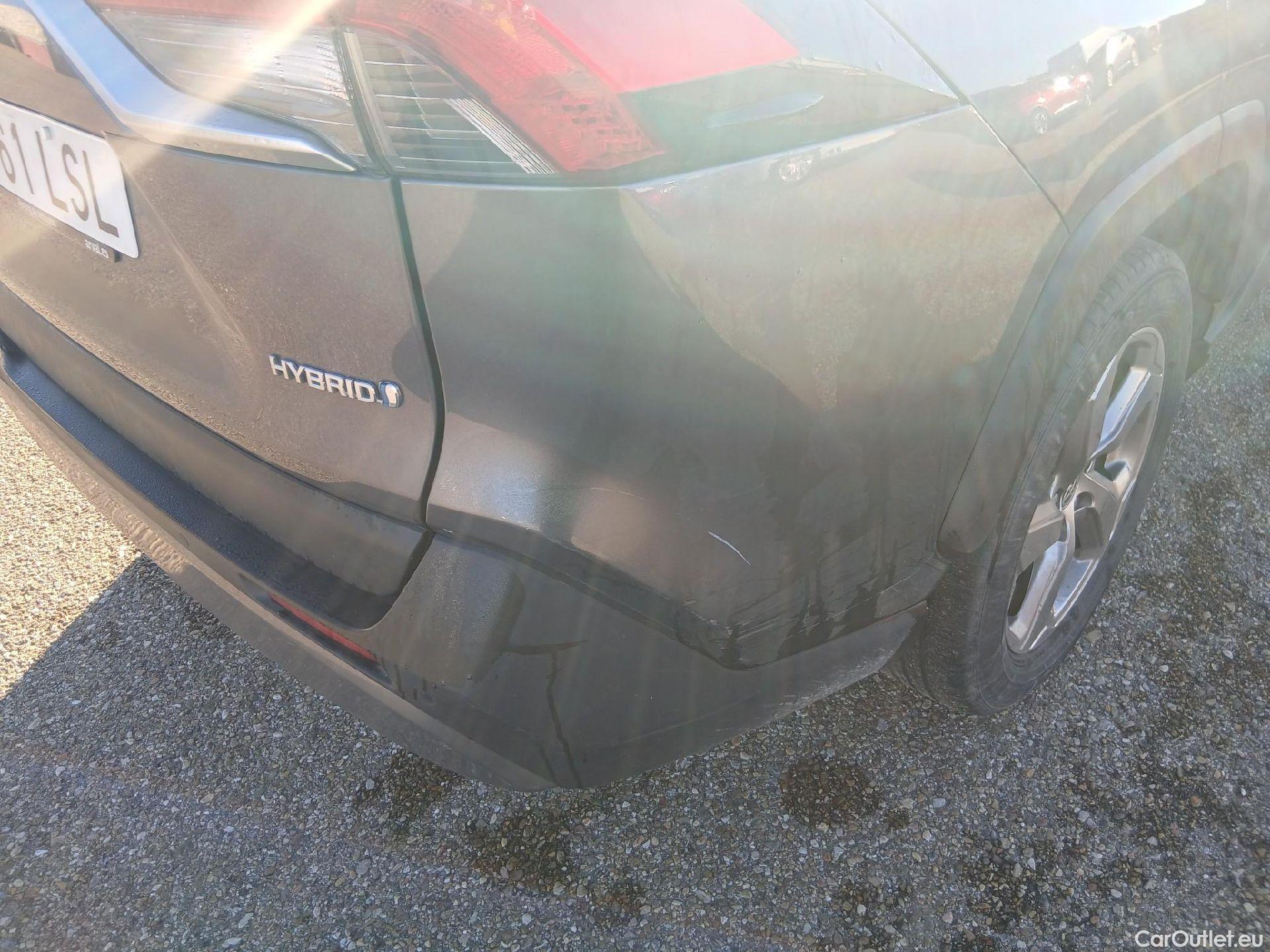  Toyota  RAV4 TOYOTA  / 2018 / 5P / todoterreno 2.5l 220H Advance #25