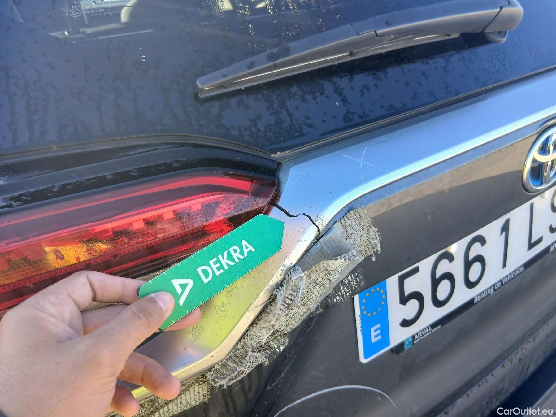  Toyota  RAV4 TOYOTA  / 2018 / 5P / todoterreno 2.5l 220H Advance #13