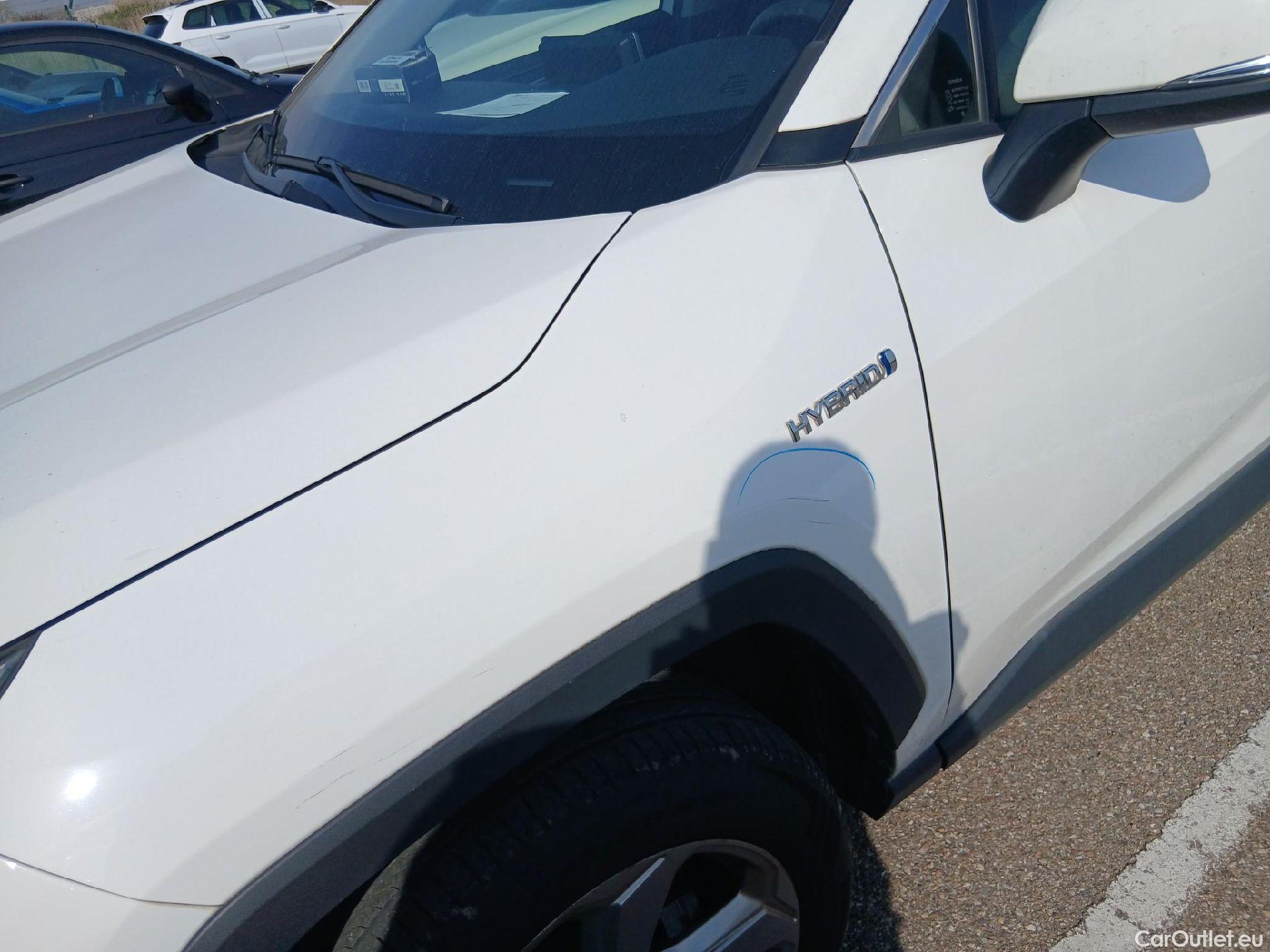  Toyota  RAV4 TOYOTA  / 2018 / 5P / todoterreno 2.5l 220H Advance #5