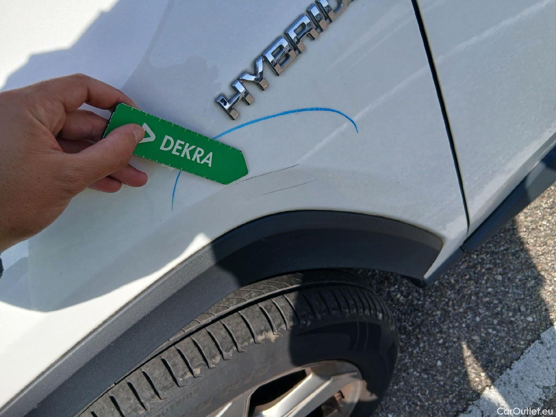  Toyota  RAV4 TOYOTA  / 2018 / 5P / todoterreno 2.5l 220H Advance #4