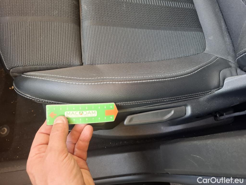  Opel   Grandland X Grandland X Elegance Business 1.5 130CV BVA8 6E #24