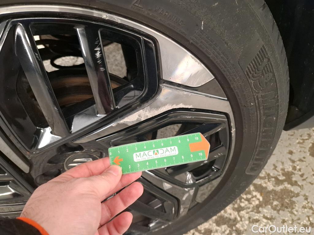  Citroen  C4  Berline Shine Pack 1.2 PureTech 130CV BVA8 E6d #27