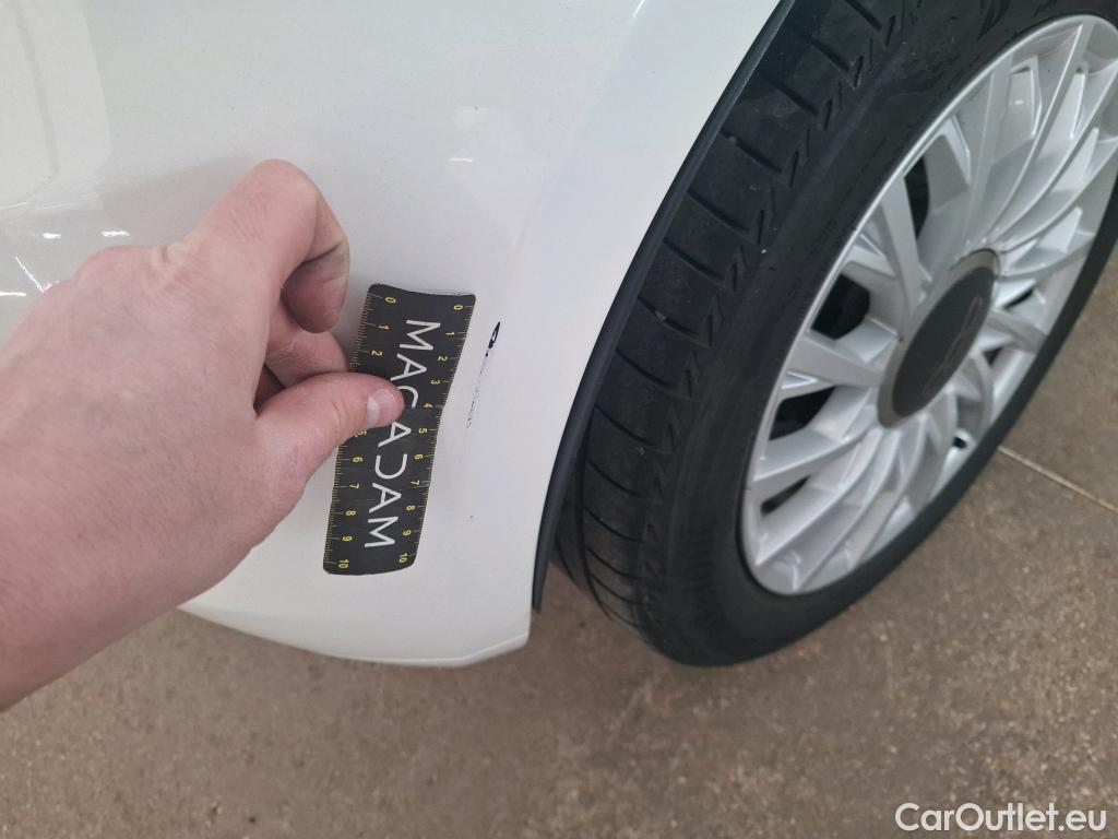  Fiat  500 FIAT   2015  3P  Berline Hybrid 10 BSG 70 ch Dolcevita #8