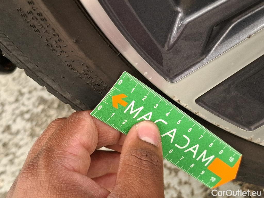  Bmw  Serie 1 BMW Série 1  2019  5P  Berline 116i DKG7 Business Design #24