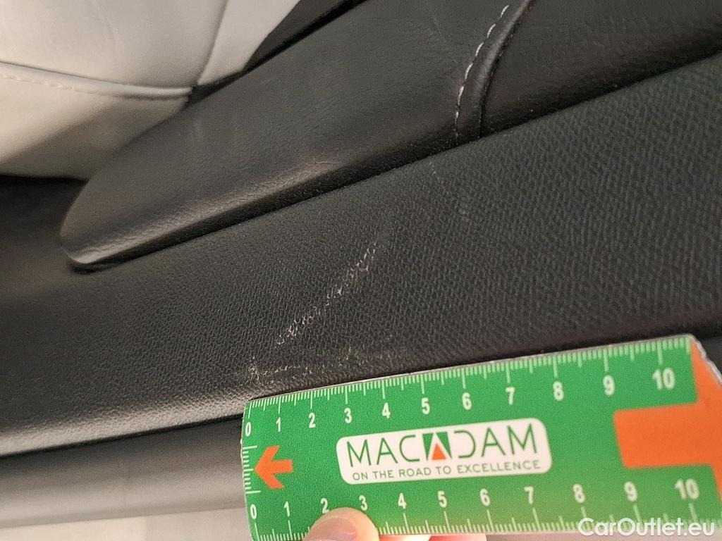  DS  DS7 DS DS 7 Crossback / 2017 / 5P / SUV BlueHDi 130 Automatique BASTILLE + #15