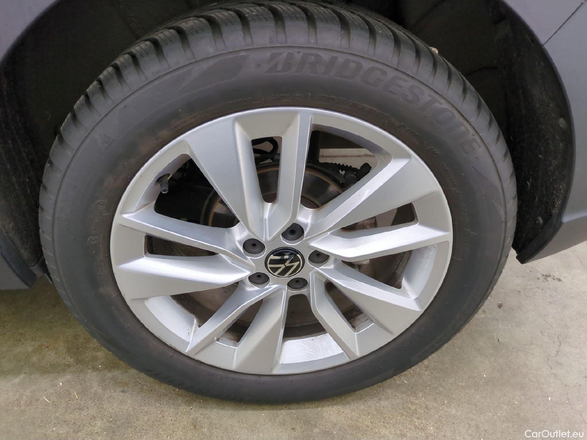  Volkswagen  Taigo  Life Plus 1.0 TSI 110CV BVA7 E6d #8