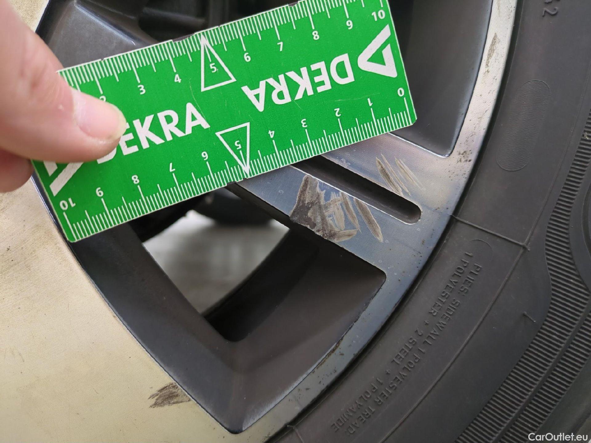  Renault  Captur  Business 0.9 TCe 90CV BVM5 E6 #10