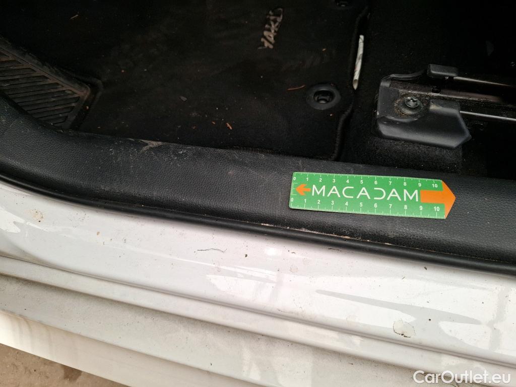  Toyota  Yaris TOYOTA  Hybride / 2019 / 5P / Berline Hybride 116h Dynamic Business Beyond Zer #1