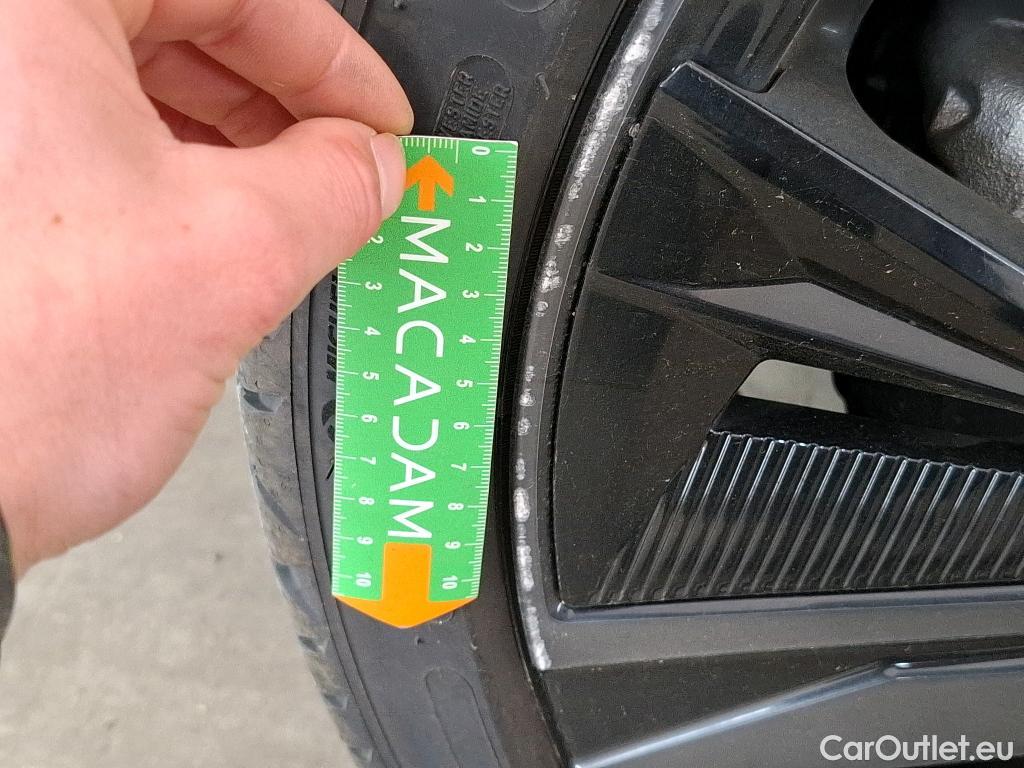  Peugeot  308 PEUGEOT  / 2021 / 5P / Berline PHEV 225 E-EAT8 GT PACK #26