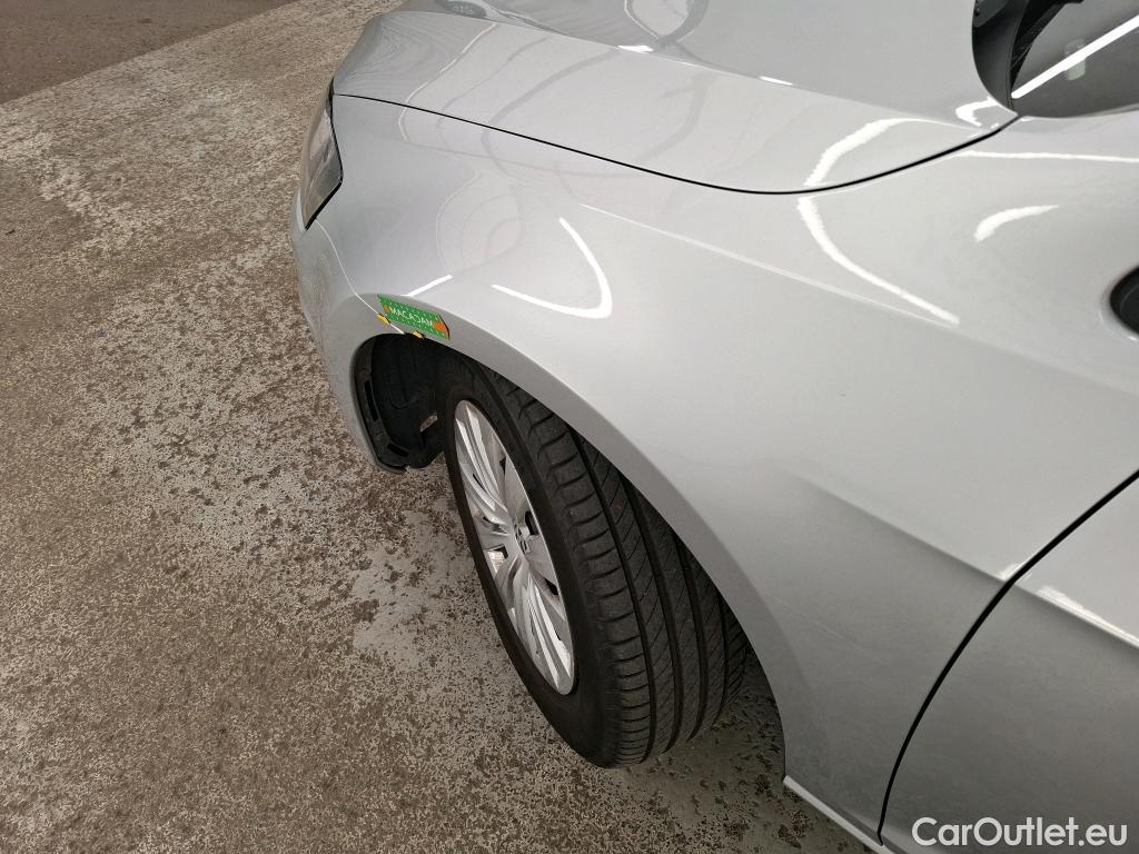  Volkswagen  Golf  VOLKSWAGEN 5p Berline 1.6 TDI 110 BVM5 Trendline Business BMT #29