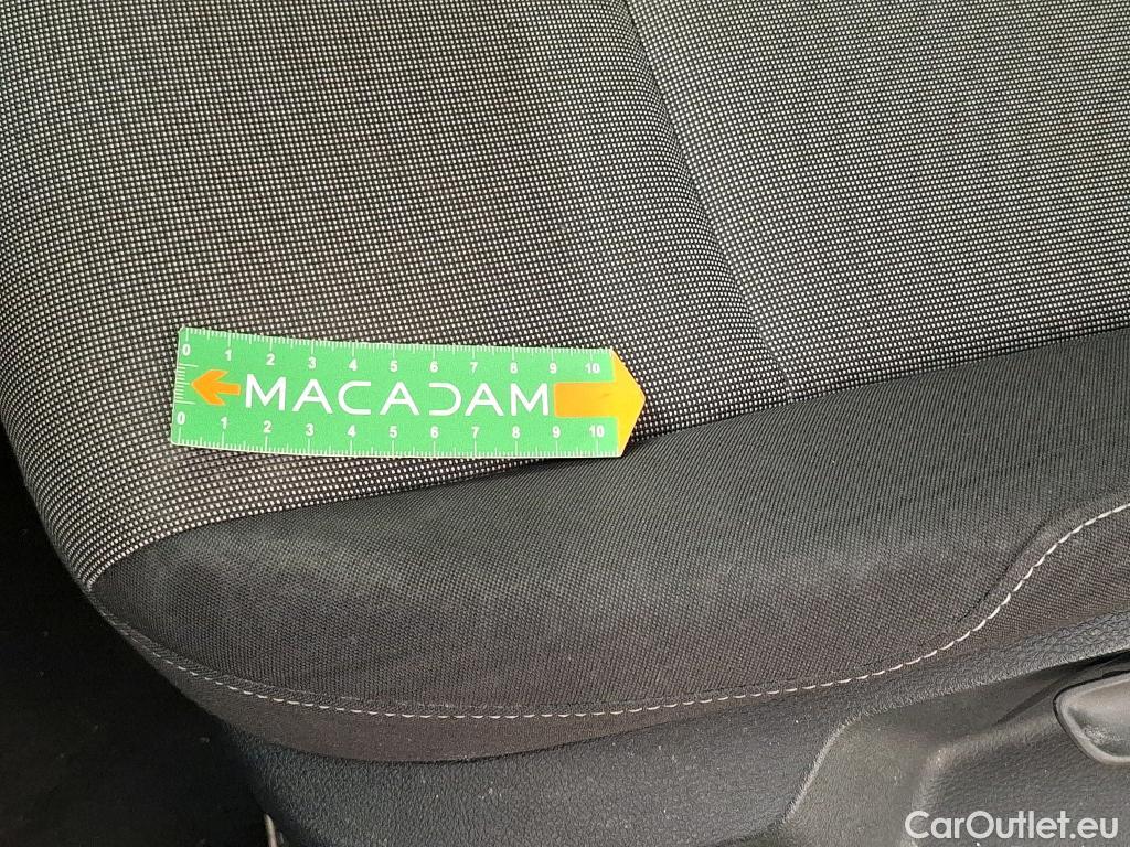  Volkswagen  Golf  VOLKSWAGEN 5p Berline 1.6 TDI 110 BVM5 Trendline Business BMT #42