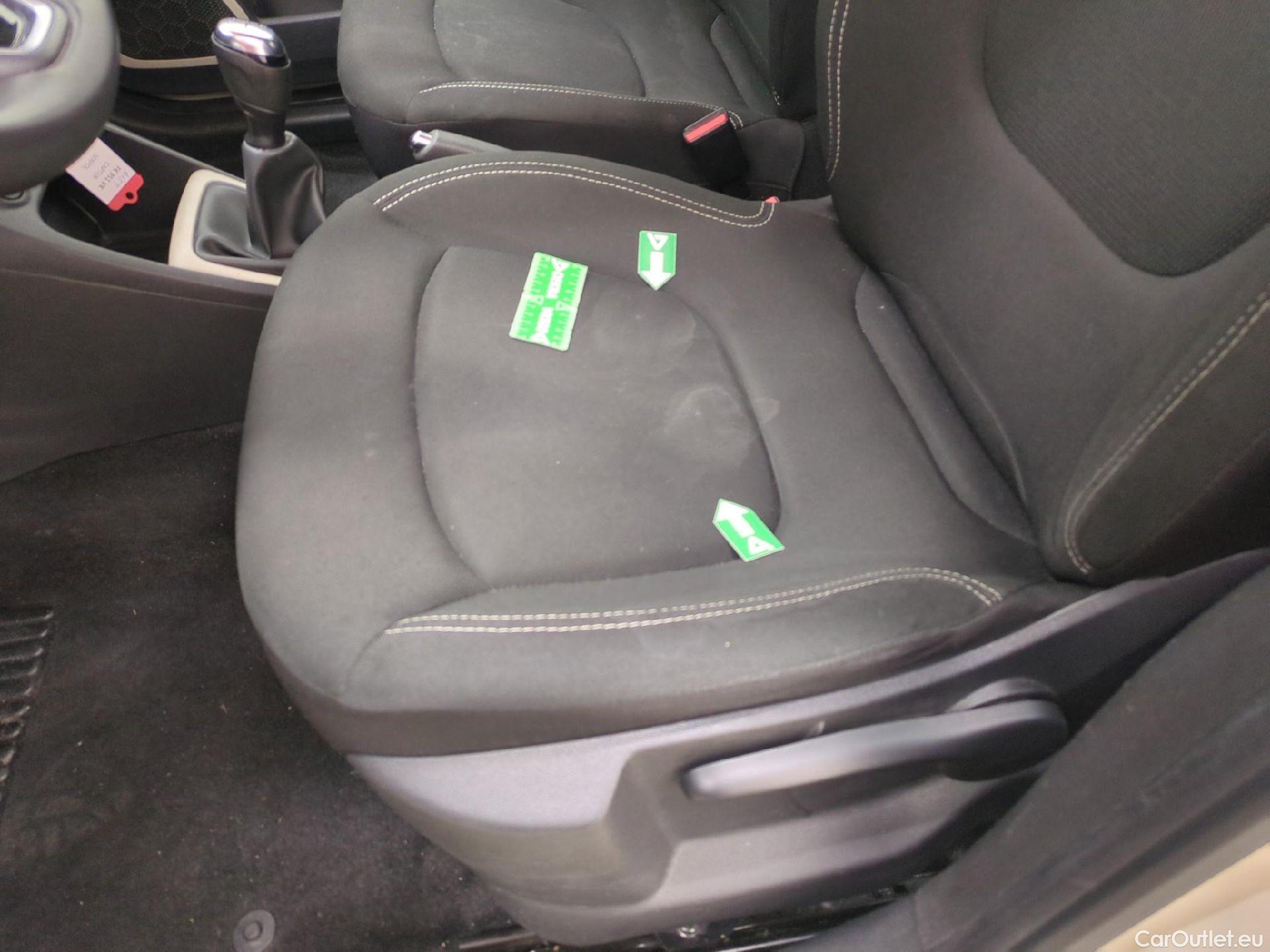  Renault  Captur  Business 0.9 TCe 90CV BVM5 E6 #5