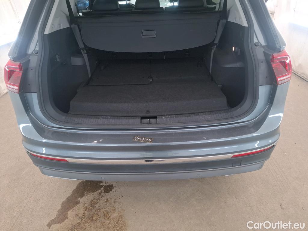  Volkswagen  Tiguan VOLKSWAGEN  Allspace 5p SUV 2.0 TDI 150 DSG7 Carat Exclusive #51