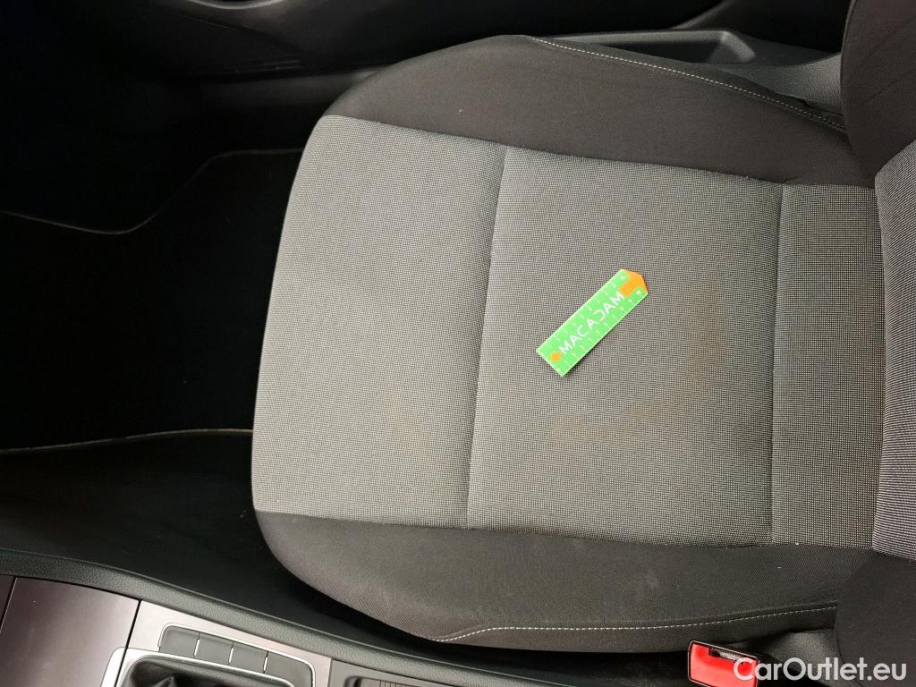  Volkswagen  Golf  VOLKSWAGEN 5p Berline 1.6 TDI 110 BVM5 Trendline Business BMT #36