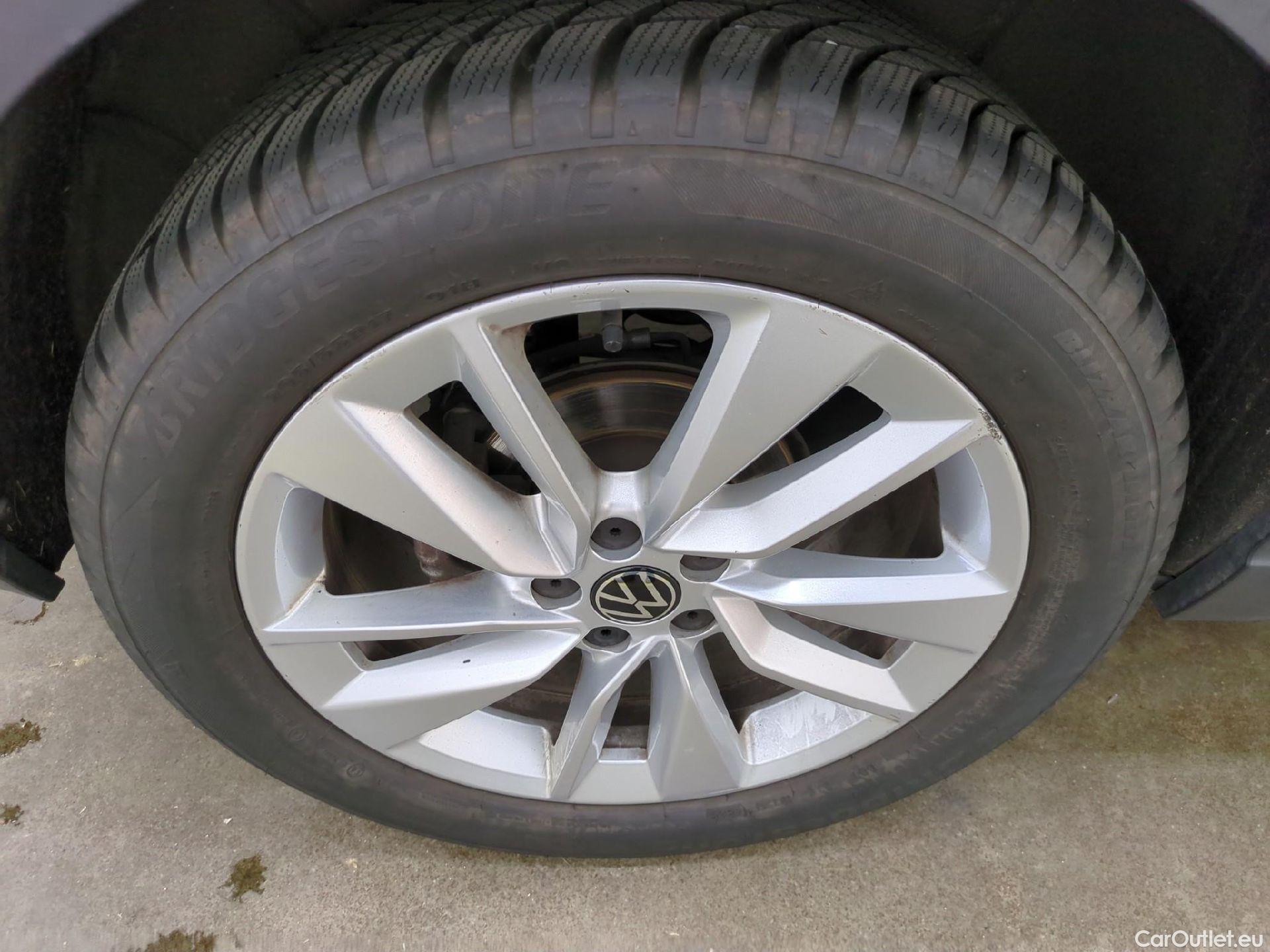  Volkswagen  Taigo  Life Plus 1.0 TSI 110CV BVA7 E6d #9