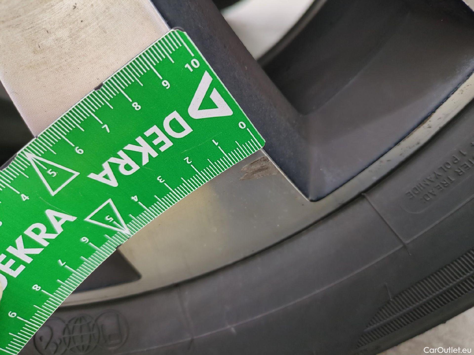  Renault  Captur  Business 0.9 TCe 90CV BVM5 E6 #9