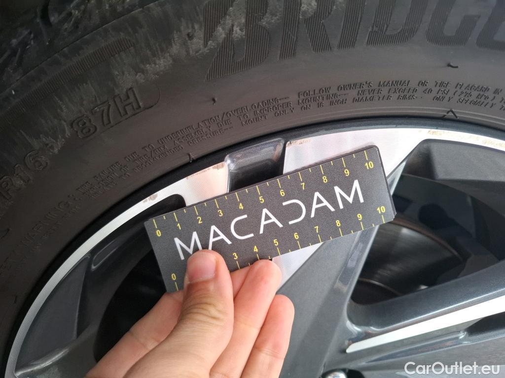  Hyundai  Bayon HYUNDAI  / 2021 / 5P / SUV 1.0 T-GDI 100 DCT- 7 HYB 48V INTUITIVE #3