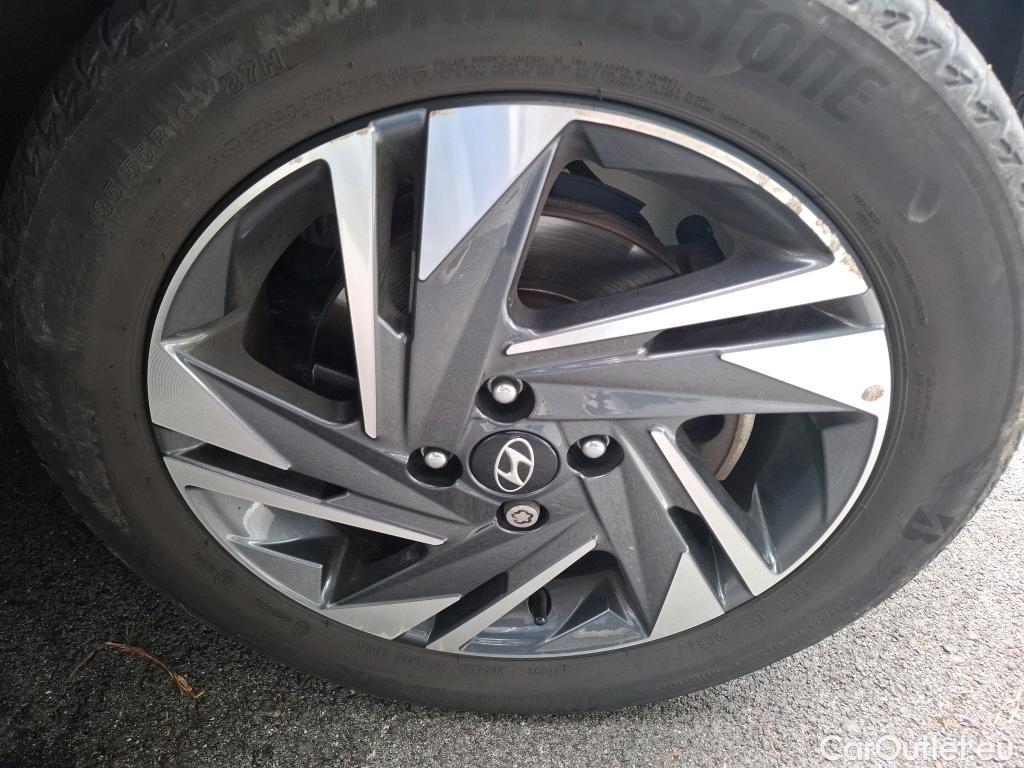  Hyundai  Bayon HYUNDAI  / 2021 / 5P / SUV 1.0 T-GDI 100 DCT- 7 HYB 48V INTUITIVE #2