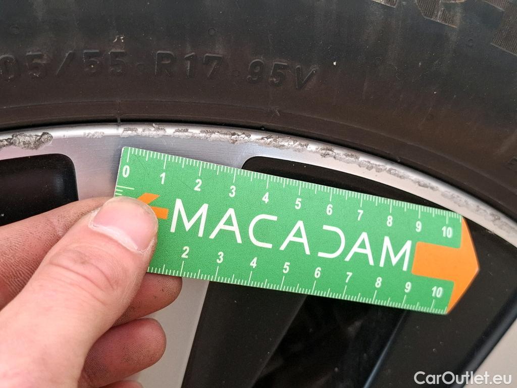  Mercedes  A-Klasse MERCEDES-BENZ Classe A Compact / 2018 / 5P / Berline A 250 e Business Line 8G-DCT #39