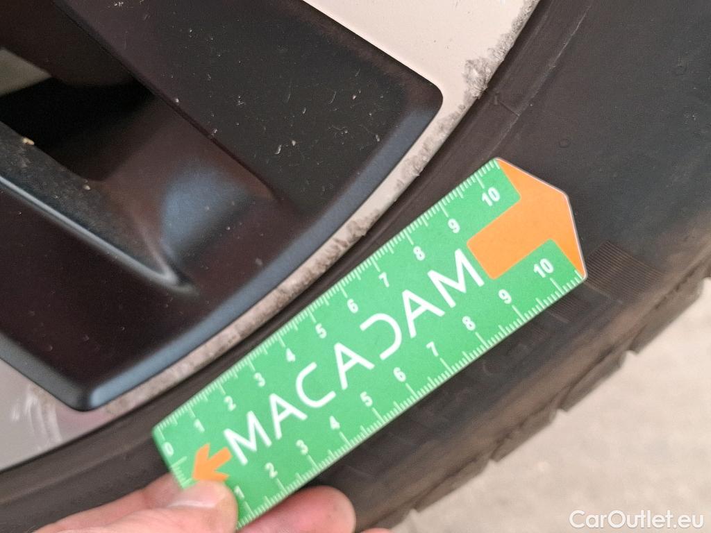  Mercedes  A-Klasse MERCEDES-BENZ Classe A Compact / 2018 / 5P / Berline A 250 e Business Line 8G-DCT #41