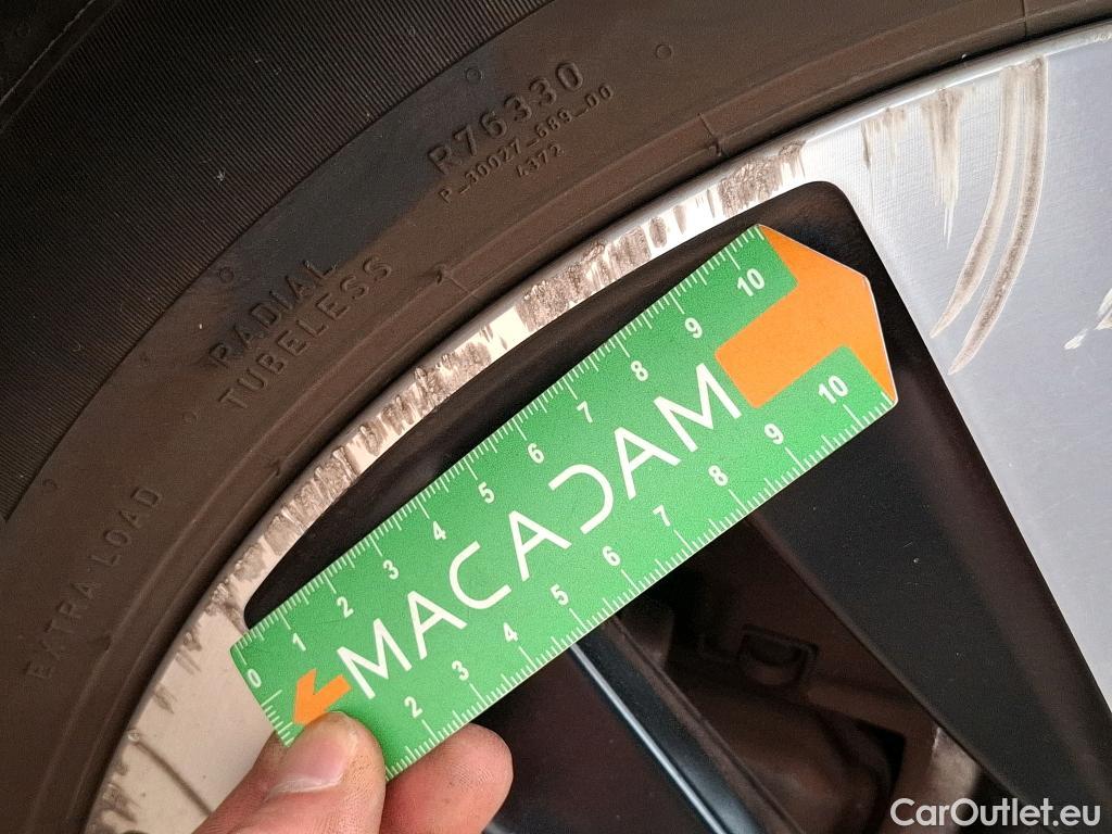  Mercedes  A-Klasse MERCEDES-BENZ Classe A Compact / 2018 / 5P / Berline A 250 e Business Line 8G-DCT #47